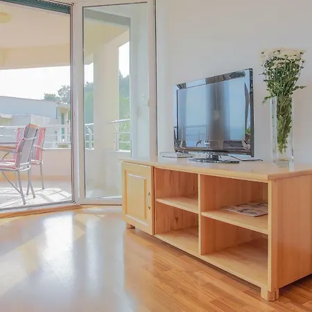 Larus-m Apartament Mimice