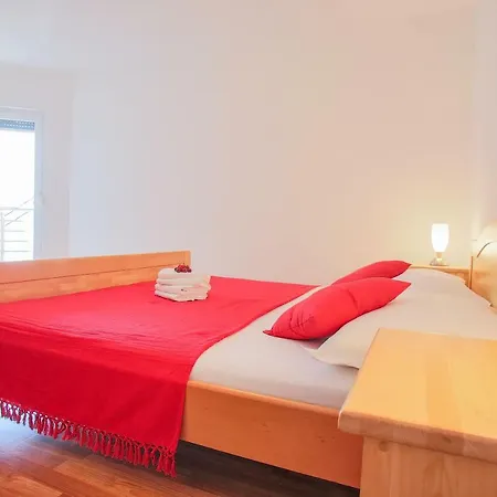 Larus-m Apartament Mimice