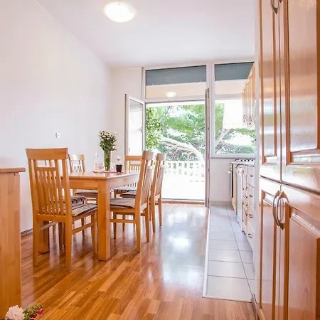 Apartament Larus-m Mimice