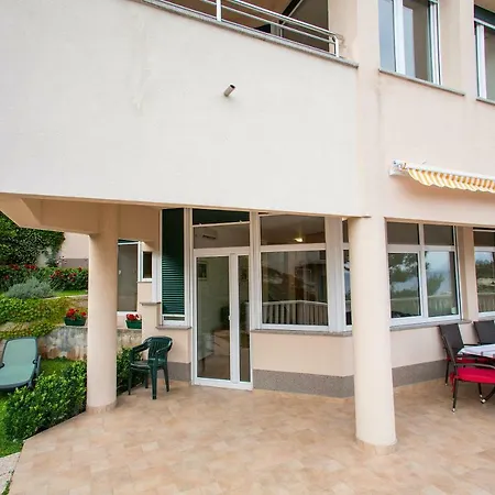 Larus-m Appartement *