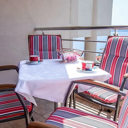 Larus-m Apartment