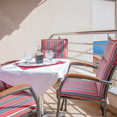 Larus-m Apartment
