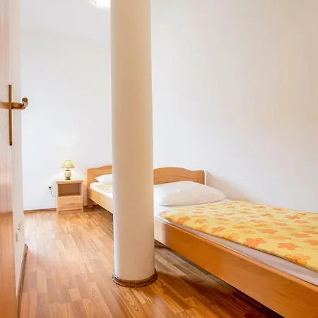 Larus-m Apartment Mimice